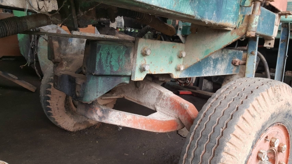 ขายตามสภาพ รถคีบอ้อย คีบหลังสามารถเกษตรยนต์ ไม่มีเครื่อง ไม่มีเกียร์ ไม่มีปั้ม ราคาต่อรองได้