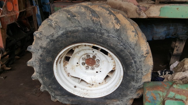 ขายตามสภาพ รถคีบอ้อย คีบหลังสามารถเกษตรยนต์ ไม่มีเครื่อง ไม่มีเกียร์ ไม่มีปั้ม ราคาต่อรองได้