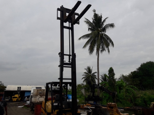 รถโฟลคลีฟ YALE ยกใด้ 4.5ตัน ยกสูง6เมตร ใช้แก็ซ พร้อมใช้งาน