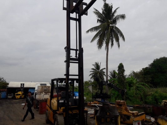 รถโฟลคลีฟ YALE ยกใด้ 4.5ตัน ยกสูง6เมตร ใช้แก็ซ พร้อมใช้งาน