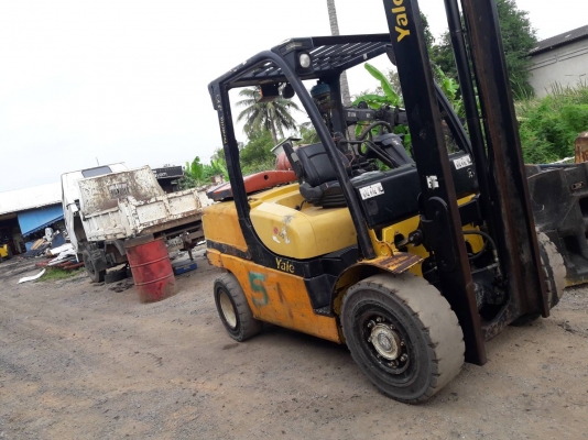 รถโฟลคลีฟ YALE ยกใด้ 4.5ตัน ยกสูง6เมตร ใช้แก็ซ พร้อมใช้งาน