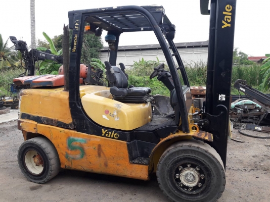รถโฟลคลีฟ YALE ยกใด้ 4.5ตัน ยกสูง6เมตร ใช้แก็ซ พร้อมใช้งาน