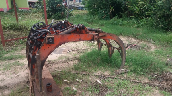 ขายรถคีบอ้อย เล่มพร้อมโอน ขายรถคีบอ้อย เล่มพร้อมโอน