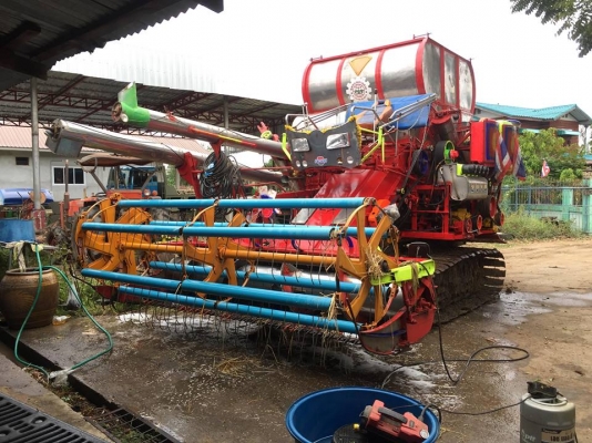 ขายรถเกี่ยวข้าว 390000 พร้อมใช้งาน