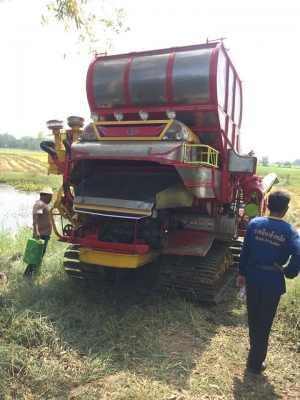 ขายรถเกี่ยวข้าว 390000 พร้อมใช้งาน