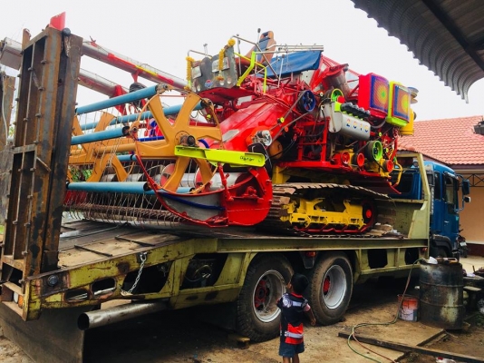 ขายรถเกี่ยวข้าว 390000 พร้อมใช้งาน