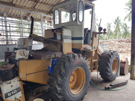 ขายรถตักkomatsu 510 ขายตามสภาพเครื่องอะหรั่ยครบ แต่ต้องเอามาฟิตใหม่คับ ยางเต็มทั้ง4เส้นคับ เอกสารใบซ