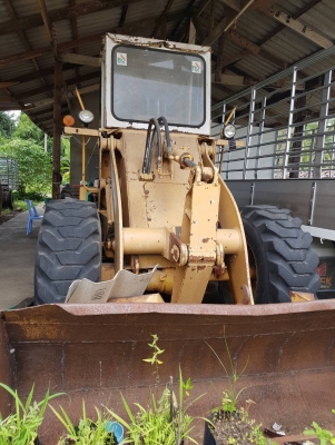 ขายรถตักkomatsu 510 ขายตามสภาพเครื่องอะหรั่ยครบ แต่ต้องเอามาฟิตใหม่คับ ยางเต็มทั้ง4เส้นคับ เอกสารใบซ