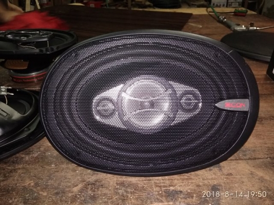 ลำโพง 6*9 เก่าเก็บ ซื้อมายังไม่ได้ใช้ 2กล่อง กล่องละคู่