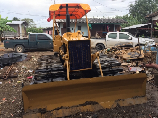 ขายรถแทร็กเตอร์D2-5PL รถสวยพร้อมใช้งาน เครื่องดี ช่วงล่างดี ใบแทร็กสวยมาก ราคาต่อรองคุยกันได้ ขายได้ขายเลยค่ะ โทร 0616613023แพรว