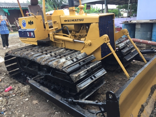 ขายรถแทร็กเตอร์D2-5PL รถสวยพร้อมใช้งาน เครื่องดี ช่วงล่างดี ใบแทร็กสวยมาก ราคาต่อรองคุยกันได้ ขายได้ขายเลยค่ะ โทร 0616613023แพรว