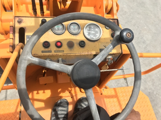 ขายรถตักKOMATSUรุ่น505นำเข้าญี่ปุ่นไม่เคยใช้งานในไทย เอวอ่อน  เครื่องดีเซล4สูบ สภาพดีพร้อมใช้งานมีหลายคัน 081-8302909 จิรโรจน์ Line  :  @J555