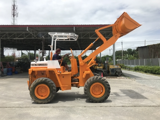 ขายรถตักKOMATSUรุ่น505นำเข้าญี่ปุ่นไม่เคยใช้งานในไทย เอวอ่อน  เครื่องดีเซล4สูบ สภาพดีพร้อมใช้งานมีหลายคัน 081-8302909 จิรโรจน์ Line  :  @J555