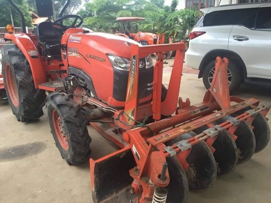 ขายคะ L3608SP สภาพเดิมๆ สีเดิมโรงงานทั้งคัน #รับประกันความสวย  #ใช้งาน900ช.ม #อุปกรณ์ต่อพ่วง3ชิ้น ใบดันหน้า+ผาน5ตราช้าง+โรตารี่ #ราคา370000บาท ต่อรองได้ มีบริการจัดส่งฟรี #สนใจติดต่อที่0906910337ต้า