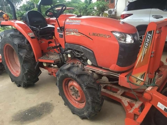 ขายคะ L3608SP สภาพเดิมๆ สีเดิมโรงงานทั้งคัน #รับประกันความสวย  #ใช้งาน900ช.ม #อุปกรณ์ต่อพ่วง3ชิ้น ใบดันหน้า+ผาน5ตราช้าง+โรตารี่ #ราคา370000บาท ต่อรองได้ มีบริการจัดส่งฟรี #สนใจติดต่อที่0906910337ต้า