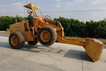 ขายหน้าตักหลังขุด KOMATSU 507 (สภาพดี)