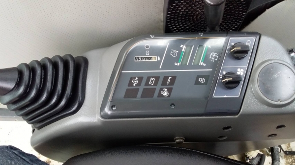 ต้องการขายรถขุดยี่ห้อ KOMATSU-PC60-7รถนอกนำเข้าจากญี่ปุ่น ต้องการขายรถขุดยี่ห้อ KOMATSU-PC60-7รถนอกนำเข้าจากญี่ปุ่น