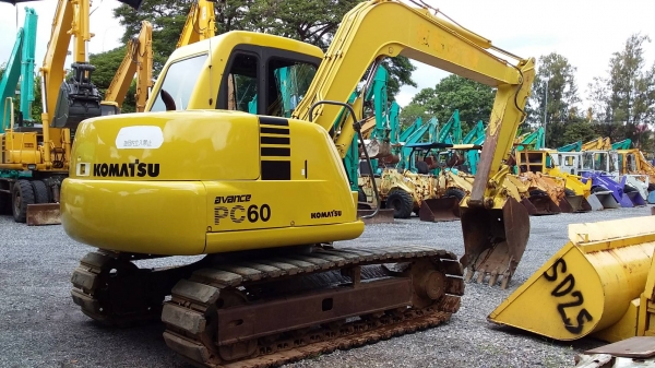 ต้องการขายรถขุดยี่ห้อ KOMATSU-PC60-7รถนอกนำเข้าจากญี่ปุ่น ต้องการขายรถขุดยี่ห้อ KOMATSU-PC60-7รถนอกนำเข้าจากญี่ปุ่น