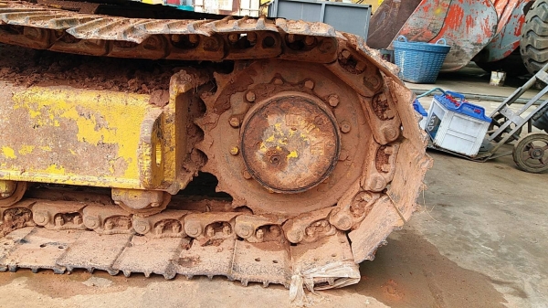 ขาย 225,000 KOMATSU pc 60-5  พร้อมไลหัวเจาะ เครื่องดี ปั๊มแรง เอวแน่น ช่วงล่างดี โซ่หนา รถสภาพพร้อมใช้งาน  รถอยู่ ขอนแก่น 064-191-1112