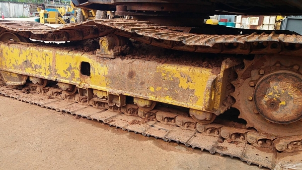 ขาย 225,000 KOMATSU pc 60-5  พร้อมไลหัวเจาะ เครื่องดี ปั๊มแรง เอวแน่น ช่วงล่างดี โซ่หนา รถสภาพพร้อมใช้งาน  รถอยู่ ขอนแก่น 064-191-1112