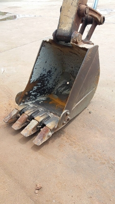 ขาย 225,000 KOMATSU pc 60-5  พร้อมไลหัวเจาะ เครื่องดี ปั๊มแรง เอวแน่น ช่วงล่างดี โซ่หนา รถสภาพพร้อมใช้งาน  รถอยู่ ขอนแก่น 064-191-1112