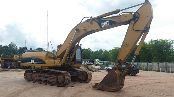 ขาย  890,000 CAT 330 C ไฟฟ้าครบ เครื่องดี ปั๊มแรง  เอวแน่น ช่วงล่างเต็ม รถสวยพร้อมใช้ เอกสารแจ้งจำหน่าย  รถอยู่ ขอนแก่น 090-772-3710 090-772-3708