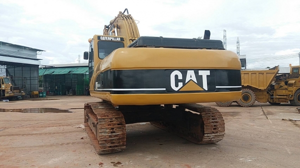 ขาย  890,000 CAT 330 C ไฟฟ้าครบ เครื่องดี ปั๊มแรง  เอวแน่น ช่วงล่างเต็ม รถสวยพร้อมใช้ เอกสารแจ้งจำหน่าย  รถอยู่ ขอนแก่น 090-772-3710 090-772-3708