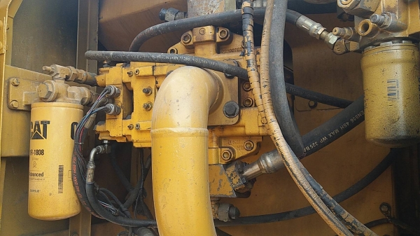 ขาย  890,000 CAT 330 C ไฟฟ้าครบ เครื่องดี ปั๊มแรง  เอวแน่น ช่วงล่างเต็ม รถสวยพร้อมใช้ เอกสารแจ้งจำหน่าย  รถอยู่ ขอนแก่น 064-191-1112