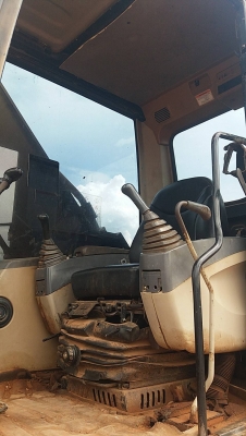 ขาย  890,000 CAT 330 C ไฟฟ้าครบ เครื่องดี ปั๊มแรง  เอวแน่น ช่วงล่างเต็ม รถสวยพร้อมใช้ เอกสารแจ้งจำหน่าย  รถอยู่ ขอนแก่น 064-191-1112