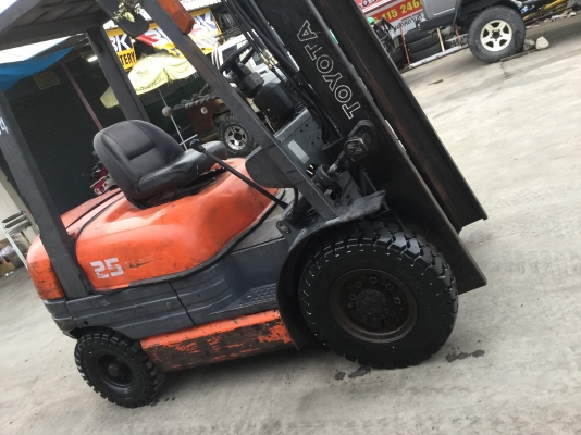 อาร์ ซี เอช โฟรคลิฟท์ ขาย โตโยต้า รุ่น 6 เครื่องเบนซิล 2.5 ตั