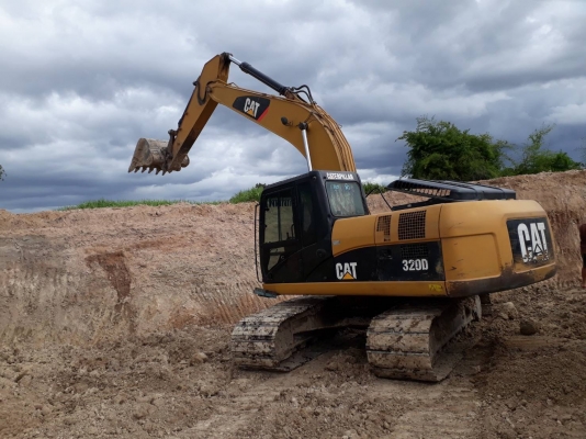 ขาย 1,350,000 CAT 320 D JAPAN ปี 2010 เล่มทะเบียน ทำงาน 16,000 ชม. ไฟฟ้าครบ เครื่องดี ปั้มแรง เอวแน่น ช่วงล่างแน่น รภสวยพร้อมใช้ รถอยู่ อยุธยา 064-191-1112
