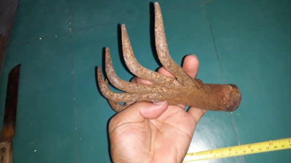 ขายมือเสือเหล็กสนิมผิวสวยหายากเก๋าๆ