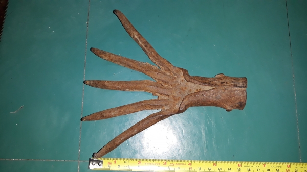 ขายมือเสือเหล็กสนิมผิวสวยหายากเก๋าๆ