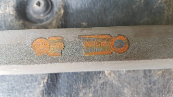 ขายหินลับมีดตราคนป่าMADE IN ENGLAND. เก่าเก็บหลายปีสวย ขายหินลับมีดตราคนป่าMADE IN ENGLAND. เก่าเก็บหลายปีสวย