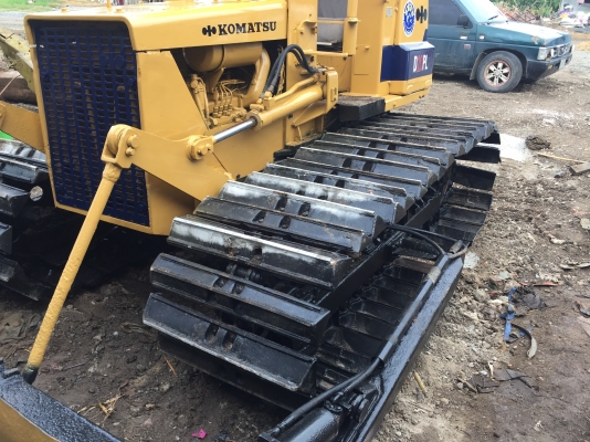 ขายรถแทร็กเตอร์D2-5PL รถสวยพร้อมใช้งาน เครื่องดี ช่วงล่างดี ใบแทร็กสวยมาก ราคาต่อรองคุยกันได้ ขายได้ขายเลยค่ะ โทร 0616613023แพรว