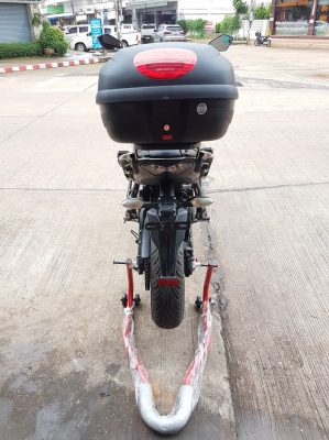 ขายแลกเทิร์น KAWASAKI VERSYS 650 ABS ปี 2015 สีสวย เดิมๆ ของแต่งเบาๆ ไมล์18xxx ทะเบียนพร้อมโอน ราคา 219000 บาท ส่งได้ทั่วไทยครับ  รายการของแต่ง - กล่อง GIVI ใส่ให้ใหม่ๆเลยครับ - CRASH BAR - ไฟสปอตไลท์ 1คู่  - ชิวหน้าแต่งปรับระดับได้ HERO  ส่งได้ทั่วไทยครั
