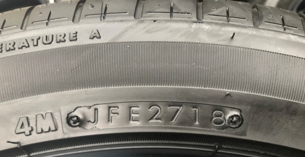 ยางใหม่ป้ายแดง 215-50-17 Bridgestone ปี 18 ตุ่มอลัง เส้นสีจัดจ้าน ยางใหม่ป้ายแดง 215-50-17 Bridgestone ปี 18 ตุ่มอลัง เส้นสีจัดจ้าน