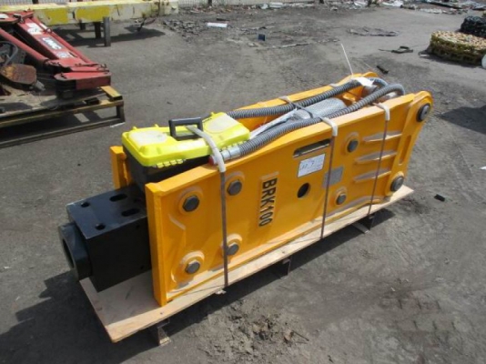 ขายหัวกระแทกขนาด100-120 ยี่ห้อ AXB รุ่น BRK100 (ของใหม่) ได้เข็มเจาะ 2 อัน