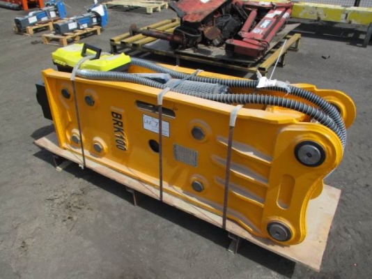 ขายหัวกระแทกขนาด100-120 ยี่ห้อ AXB รุ่น BRK100 (ของใหม่) ได้เข็มเจาะ 2 อัน