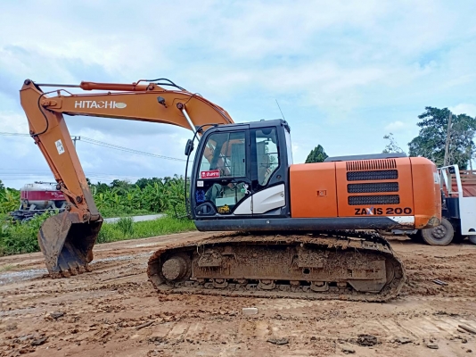 ขายด่วน แบคโฮ HITACHI ZX200-5G สภาพดี พร้อมใช้งาน ติดต่อ 085-2277316