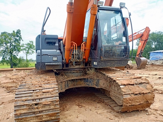 ขายด่วน แบคโฮ HITACHI ZX200-5G สภาพดี พร้อมใช้งาน ติดต่อ 085-2277316