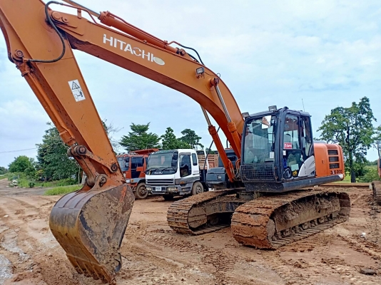ขายด่วน แบคโฮ HITACHI ZX200-5G สภาพดี พร้อมใช้งาน ติดต่อ 085-2277316