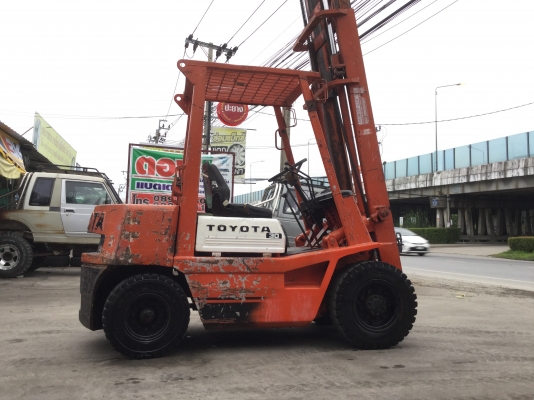 อาร์ ซี เอช โฟรคลิฟท์ ขาย โตโยต้า รุ่น 4 เครื่องดีเซล 2.5 ตัน