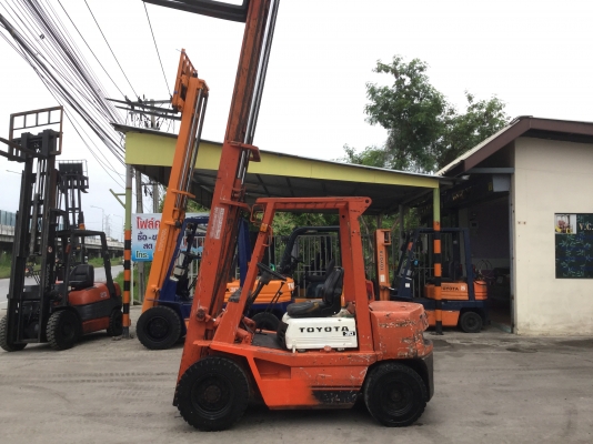 อาร์ ซี เอช โฟรคลิฟท์ ขาย โตโยต้า รุ่น 4 เครื่องดีเซล 2.5 ตัน