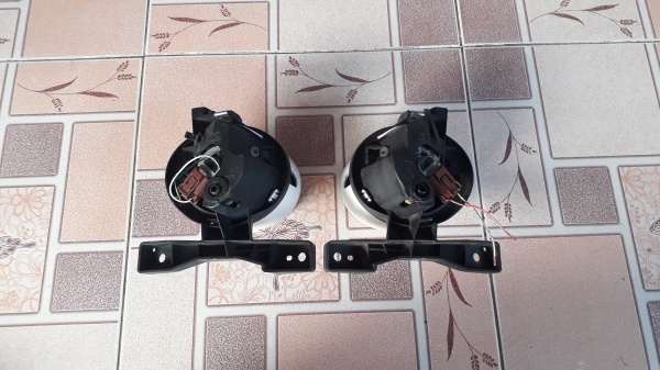 ไฟตัดหมอก TOYOTA HIACE commuter แท้