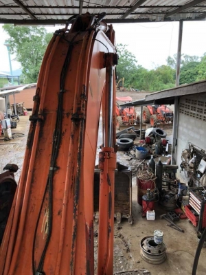 ขาย 1,190,000  HITACHI ZX 350-3G เล่มทะเบียน  ทำงาน 17,xxx ชม. เครื่องดี ปั้มแรง โช่หนา เอวแน่น ไฟฟ้าครบ รถพร้อมใช้งาน รถอยู่ เพชรบูรณ์   090-772-3710 090-772-3708