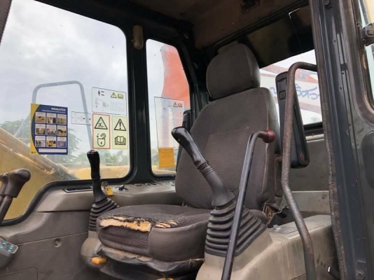 ขาย 985,000 KOMATSU pc 130-6 K สภาพเก่านอก 1 ปี 8,xxx ชั่วโมง บูมอามยาวพิเศษ  เครื่อง ขมิ้น มีลายหัวเจาะ เครื่องดี ปั้มแรง โซ่หนา เอวแน่น ไฟฟ้าครบ สภาพพร้อมใช้ เอกสารอินวอยทร์ รถอยู่ นครปฐม 064-191-1112