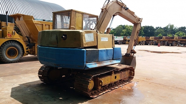 ขาย 195,000 KOMATSU pc 60-5  พร้อมไลหัวเจาะ เครื่องดี ปั๊มแรง เอวแน่น ช่วงล่างดี โซ่หนา รถสภาพพร้อมใช้งาน  รถอยู่ อุดร 090-772-3710 090-772-3708