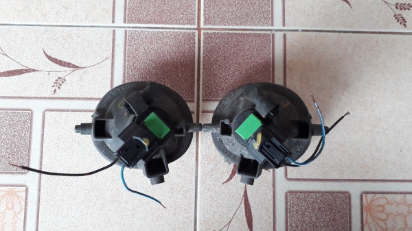 ไฟตัดหมอก ของรถ MAZDA 3 Mazda Rx-8 แท้มือสองจากญี่ปุ่น ยี้ห้อ KoiTo แบบเลนส์รุ้ง ไฟตัดหมอก ของรถ MAZDA 3 Mazda Rx-8 แท้มือสองจากญี่ปุ่น ยี้ห้อ KoiTo แบบเลนส์รุ้ง
