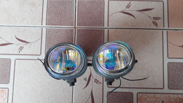 ไฟตัดหมอก ของรถ MAZDA 3 Mazda Rx-8 แท้มือสองจากญี่ปุ่น ยี้ห้อ KoiTo แบบเลนส์รุ้ง
